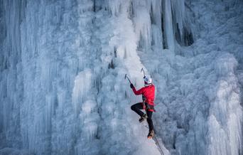 Guided Ice Climbing with Rjukan Adventure