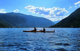 Charge the batteries with a kayak tour