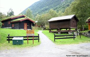 Cabins with view towards Gaustatoppen