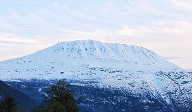GAUSTATOPPEN ON SNOWSHOES: NORWAY’S BEST VIEW!