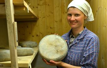 Cheese is one of the traditional items you can buy at Håvardsrud Mountain Farm